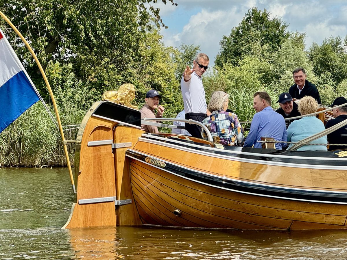 GASTEN OP HET STATENJACHT FRISO