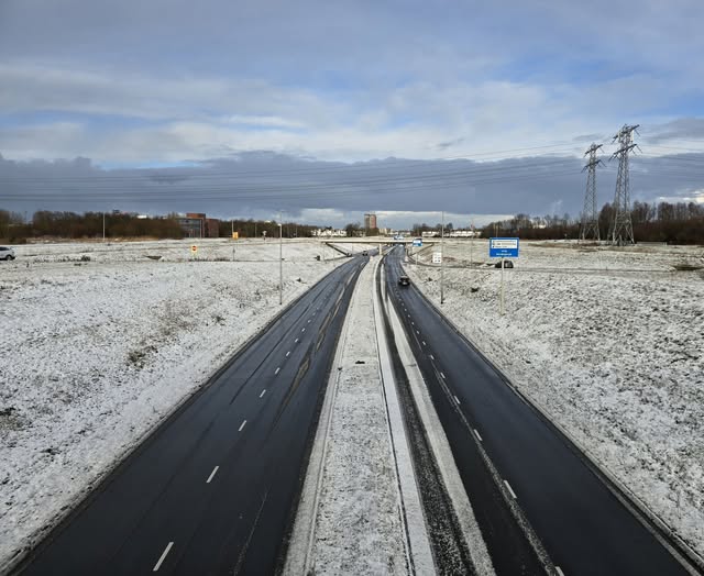 SNEEUW BIJ LEEUWARDEN