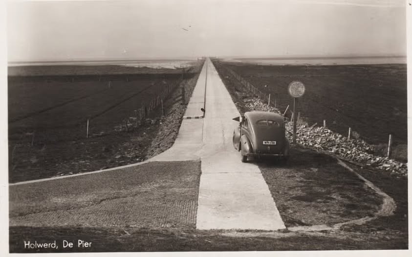 DE PIER BIJ HOLWERD IN 1942